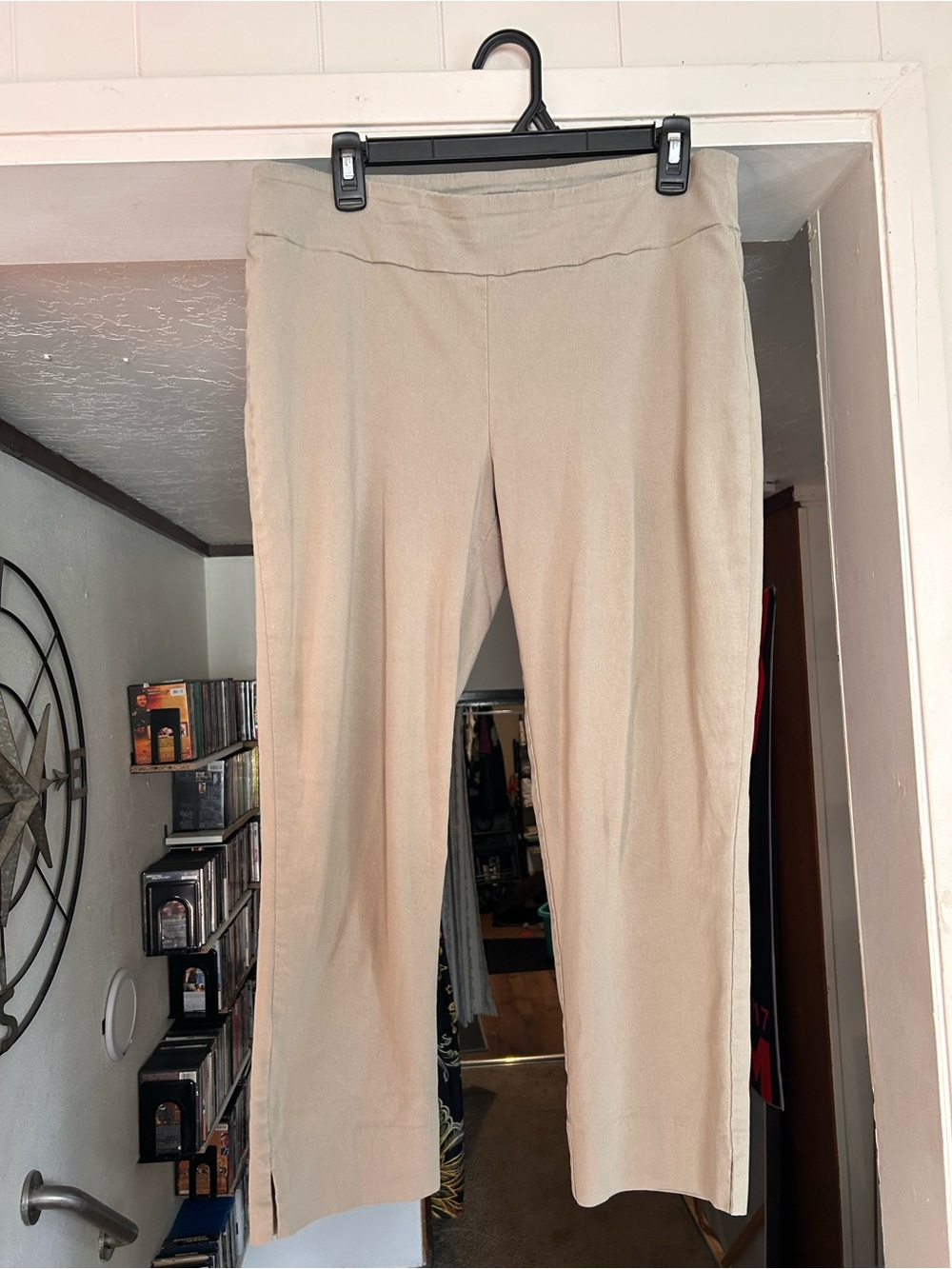 White House Black Market Beige Cropped Pull-On Pants
